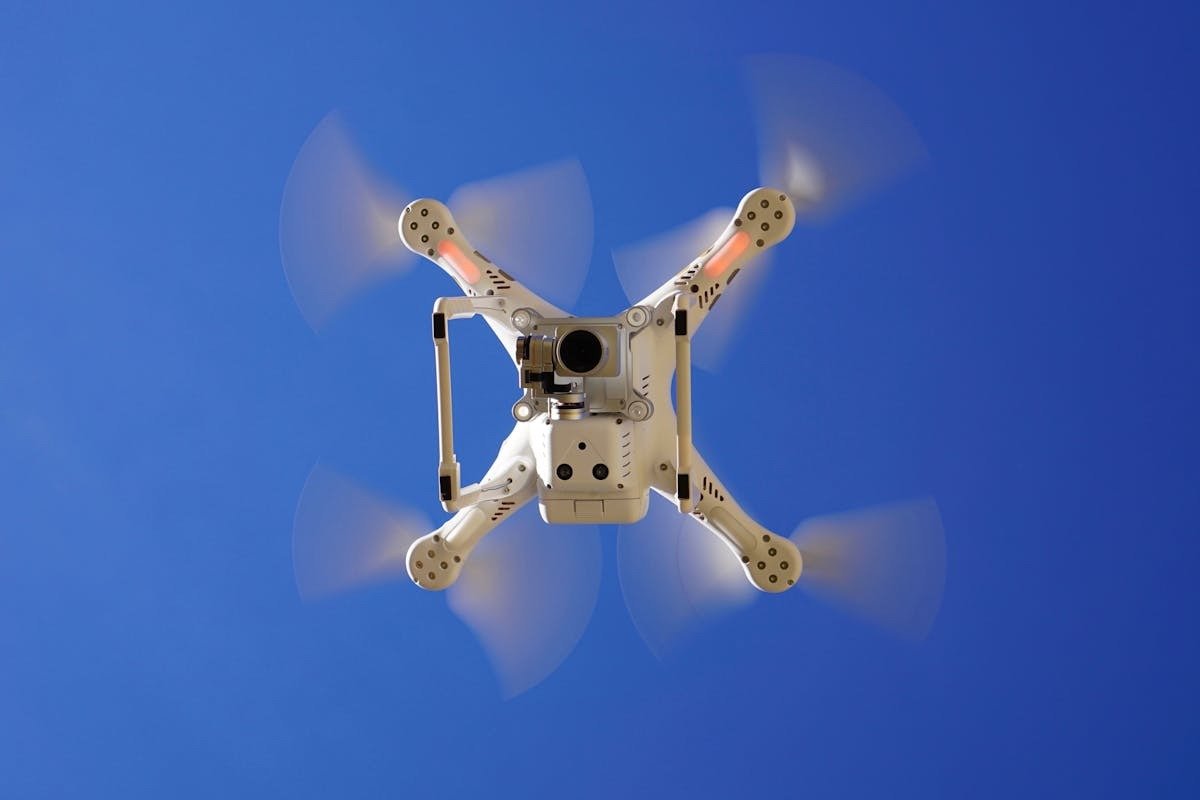 Drone FPV en vol avec camera 360
