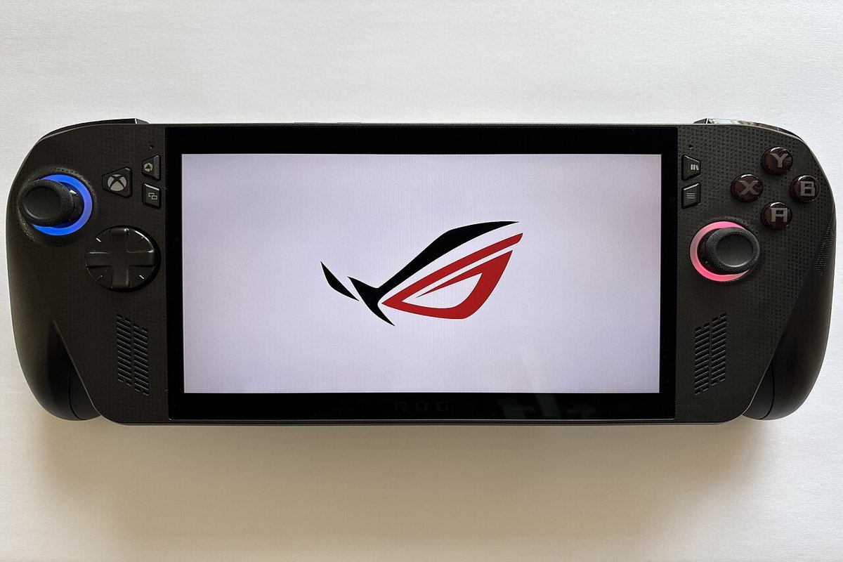 PC gaming handheld avec écran
