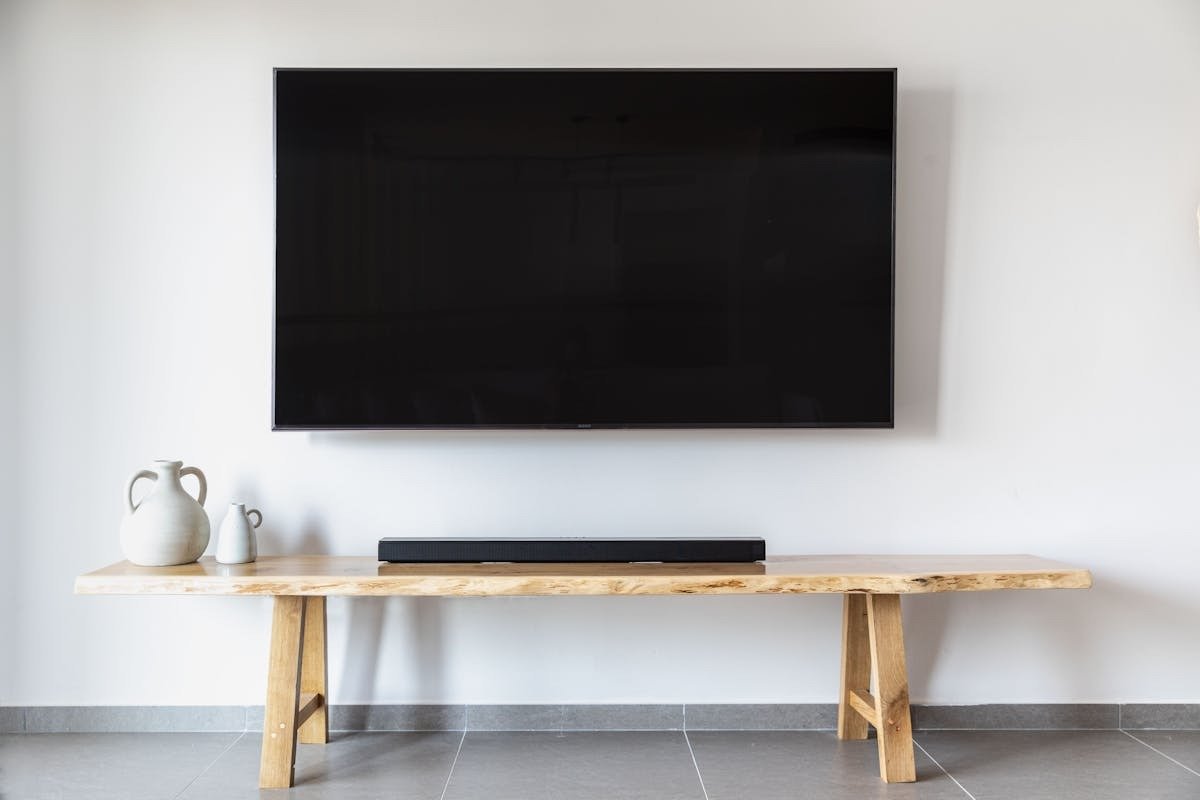 Television Sony BRAVIA 4K LED dans un salon moderne