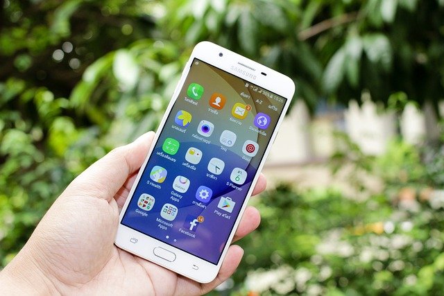 Interface Android 16 Material You avec Project Astra