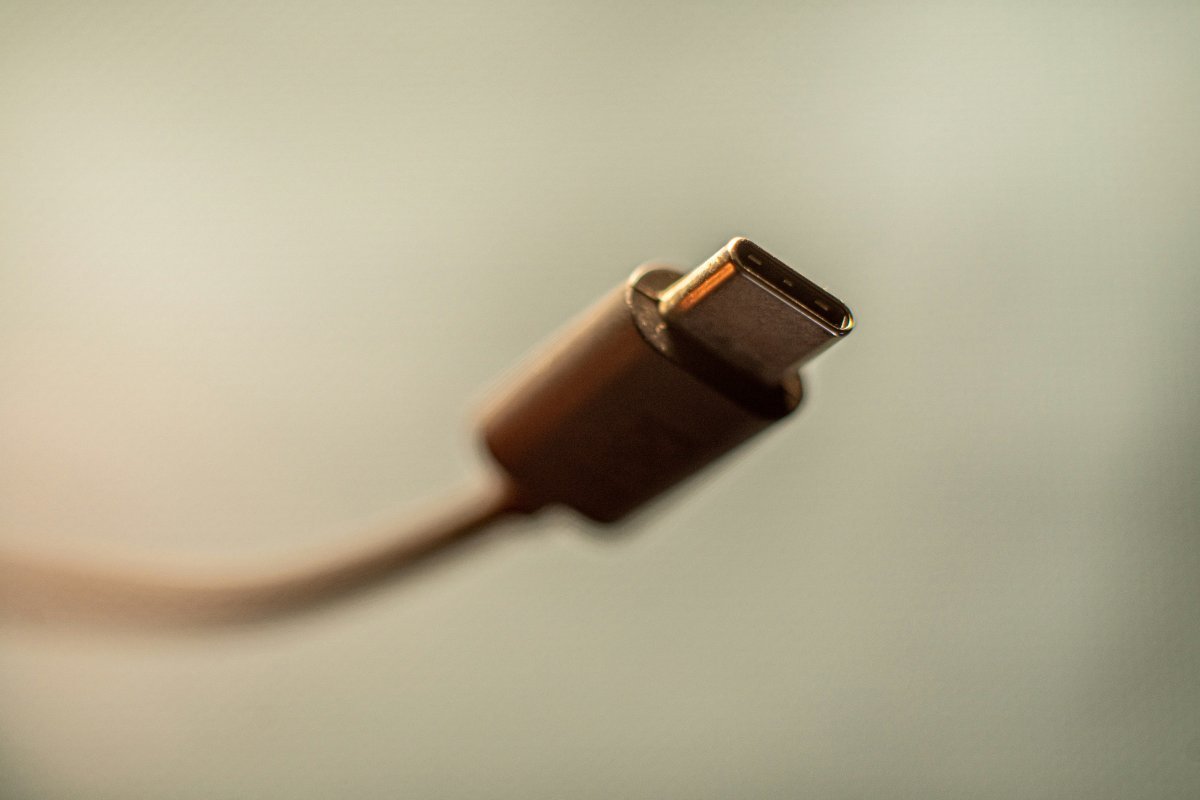 USB5 vs Thunderbolt 5 : le match des connectiques en 2026