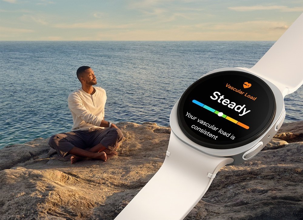 Samsung Galaxy Watch8 sportif ext&eacute;rieur bord de mer