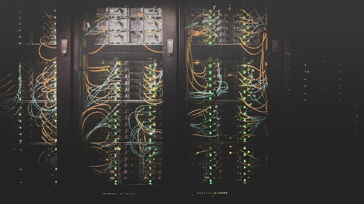 NVIDIA B300 Blackwell Ultra : la GPU qui définit lesFactories IA en 2026