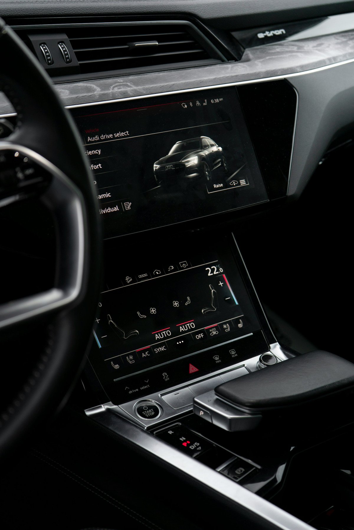 Tableau de bord digital moderne d'un véhicule électrique autonome avec interface connectée