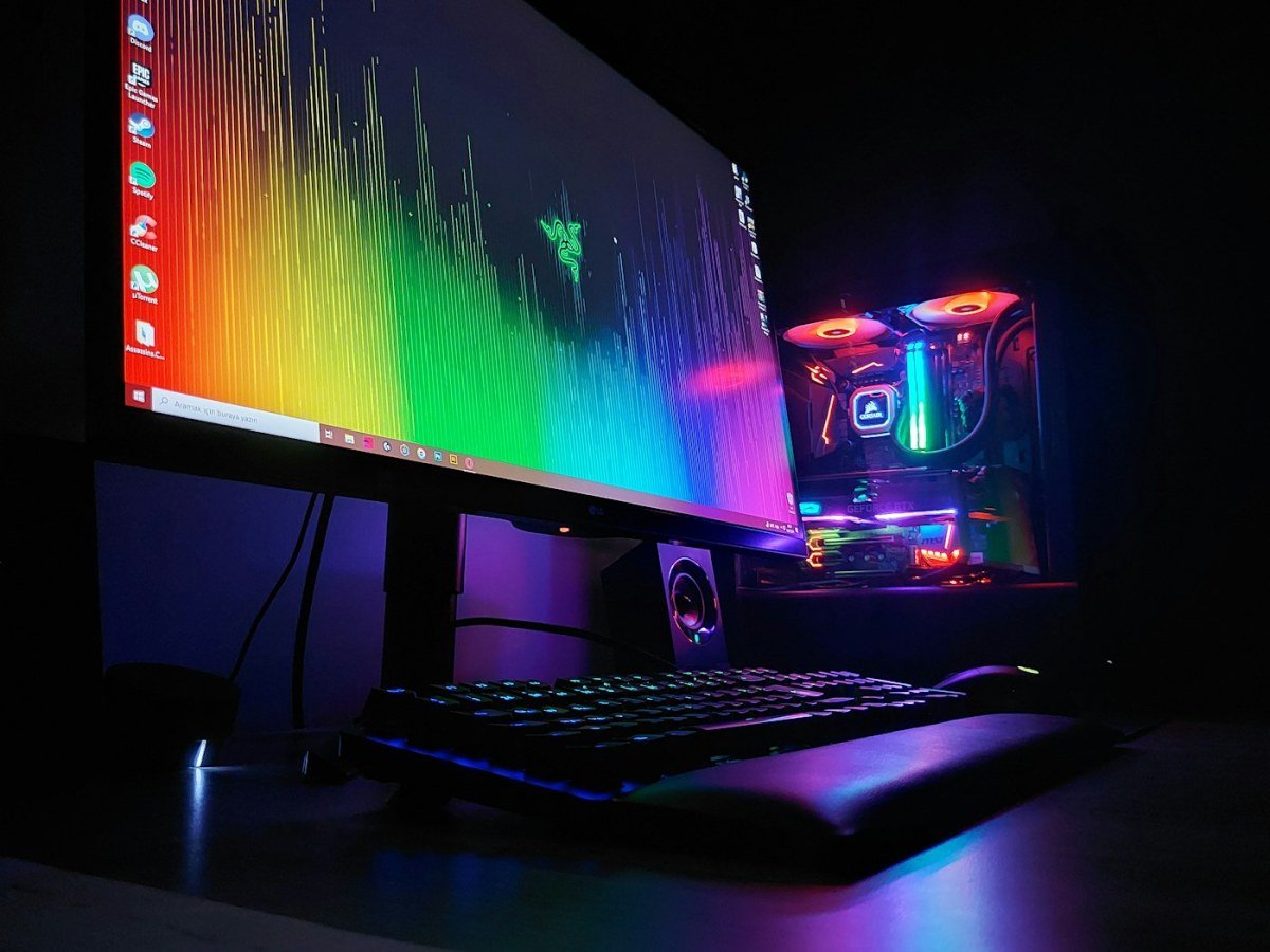 Clavier gaming mécanique RGB avec switches Cherry MX