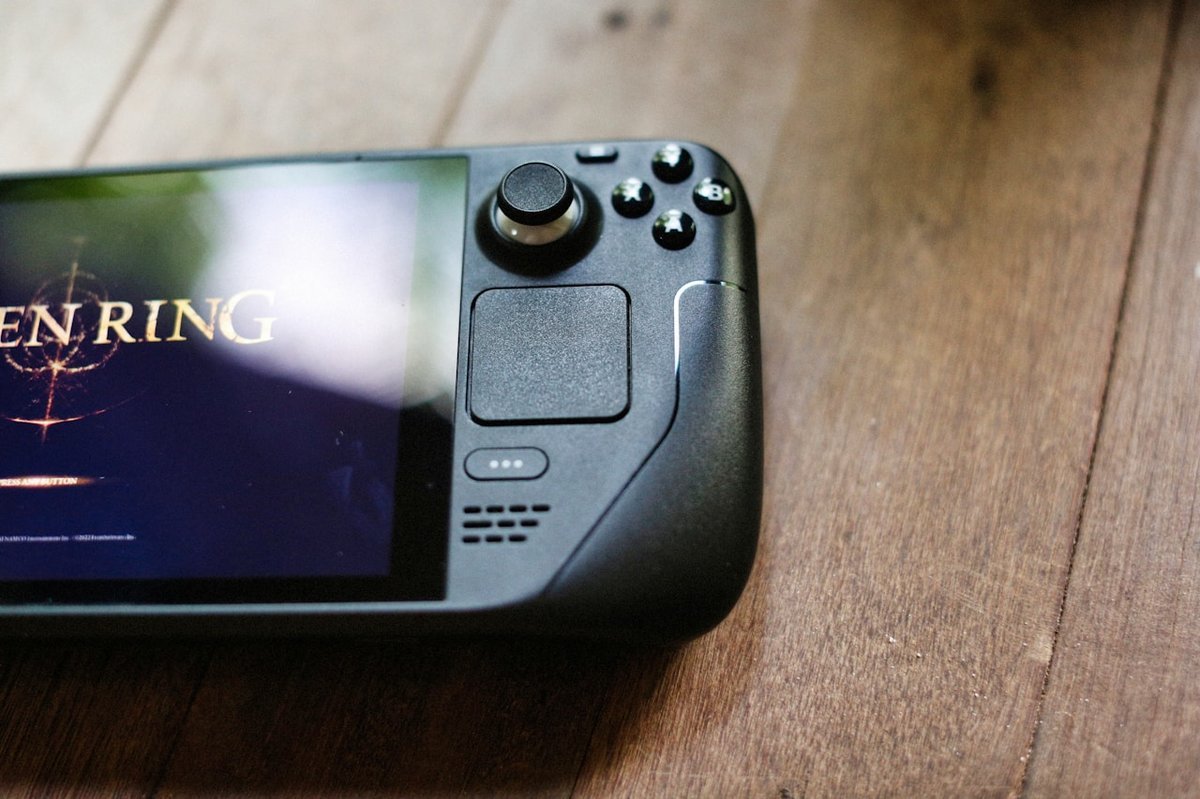 PC portable de gaming en 2026 : Steam Deck 2, ROG Ally X et la revolutie du jeu nomade