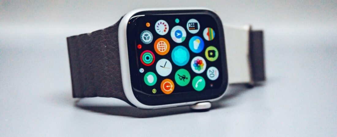 Wearables santé en 2026 : Apple Watch Ultra 3, Garmin Fenix 8 et Oura Ring Gen 4